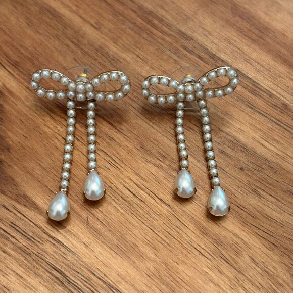 J.Crew Jewelry - J.Crew | Pearl Bow Earrings | 1 1/2” Length